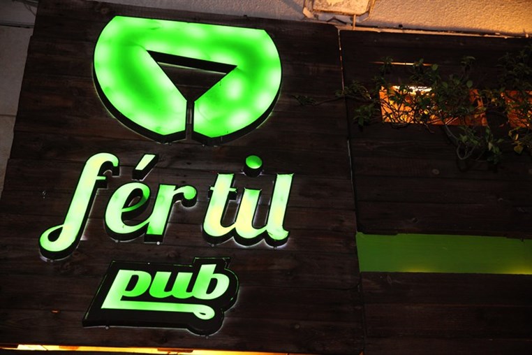 Fertil Pub on Saturday Night